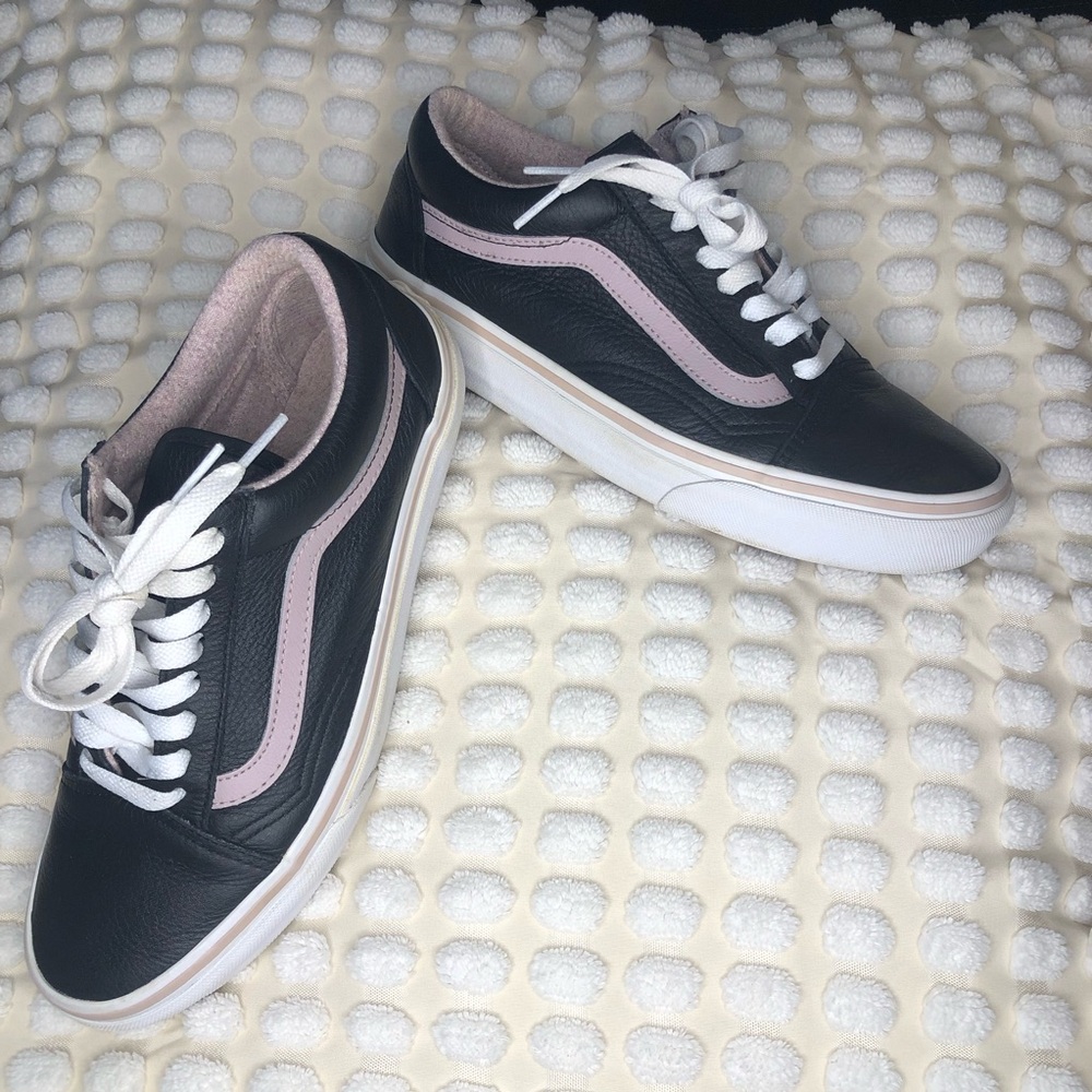 Vans Old Skool Pro Women’s 8 Black Pink Leather Skate Shoes Classic Low Top